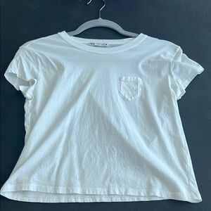 Zara women’s White T-Shirt. Size small